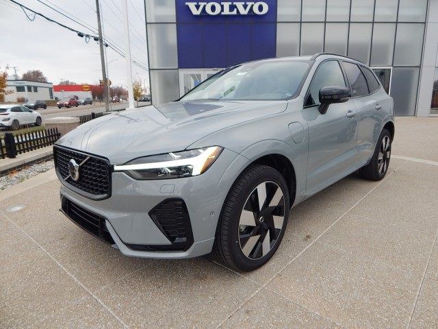 2025 Volvo XC60 Plug-In Hybrid Plus