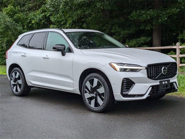 2025 Volvo XC60 Plug-In Hybrid Plus