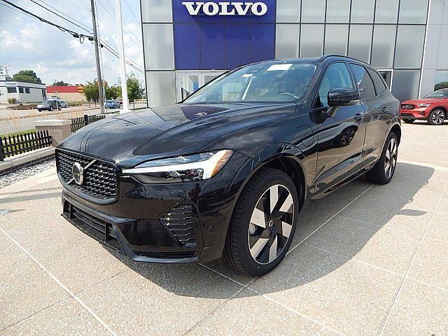 2025 Volvo XC60 Plug-In Hybrid Plus