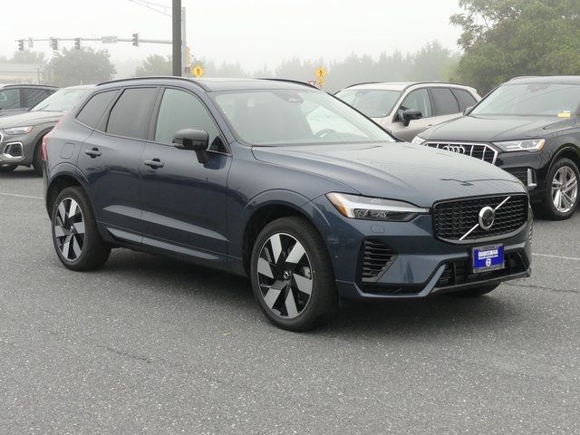 2025 Volvo XC60 Plug-In Hybrid Plus