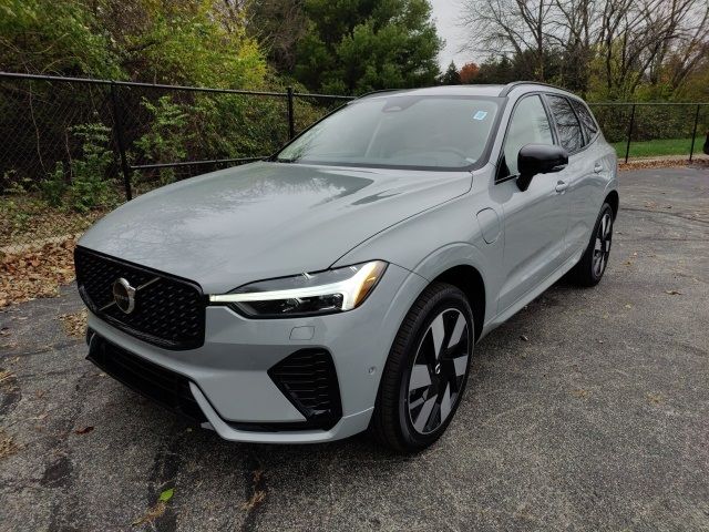 2025 Volvo XC60 Plug-In Hybrid Plus