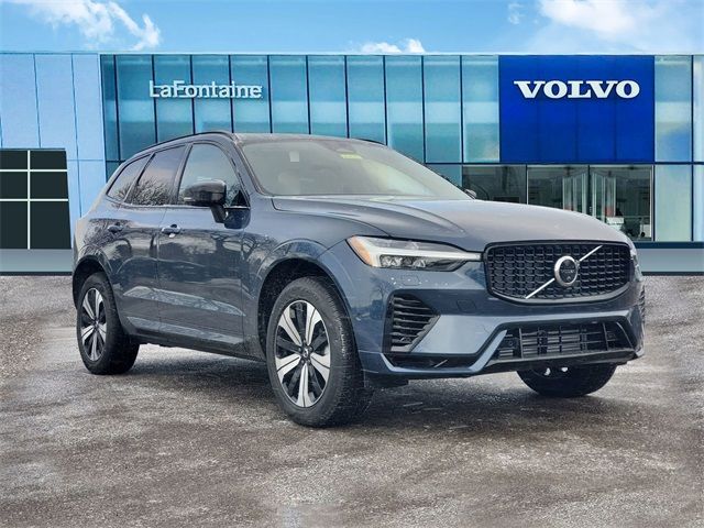 2025 Volvo XC60 Plug-In Hybrid Plus