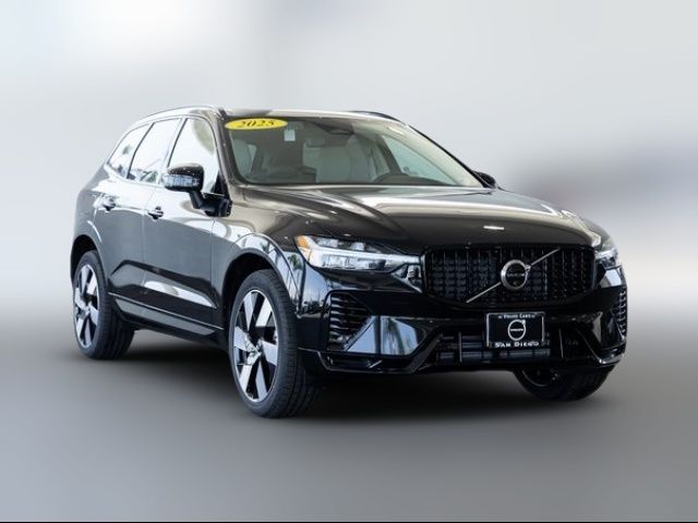 2025 Volvo XC60 Plug-In Hybrid Plus