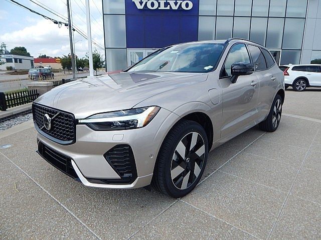 2025 Volvo XC60 Plug-In Hybrid Plus