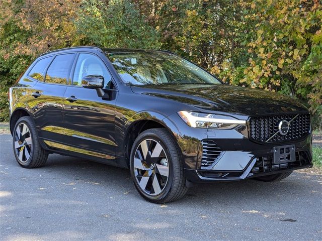 2025 Volvo XC60 Plug-In Hybrid Plus