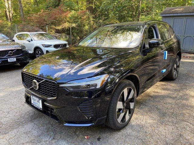 2025 Volvo XC60 Plug-In Hybrid Plus