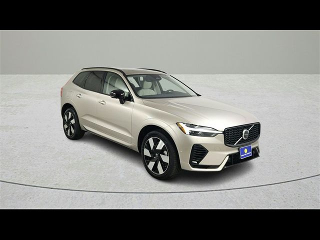 2025 Volvo XC60 Plug-In Hybrid Plus