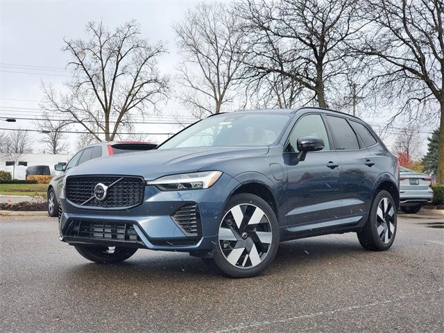 2025 Volvo XC60 Plug-In Hybrid Plus