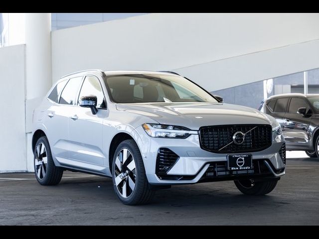 2025 Volvo XC60 Plug-In Hybrid Plus