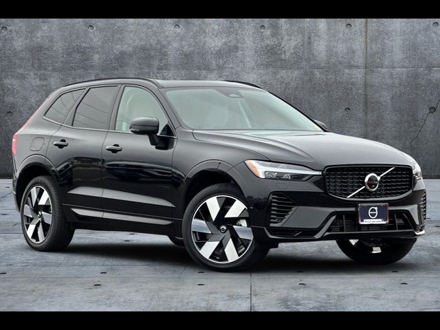 2025 Volvo XC60 Plug-In Hybrid Plus