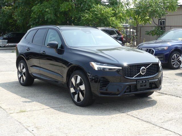 2025 Volvo XC60 Plug-In Hybrid Plus