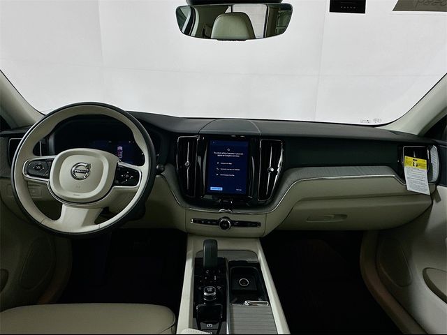 2025 Volvo XC60 Plug-In Hybrid Plus