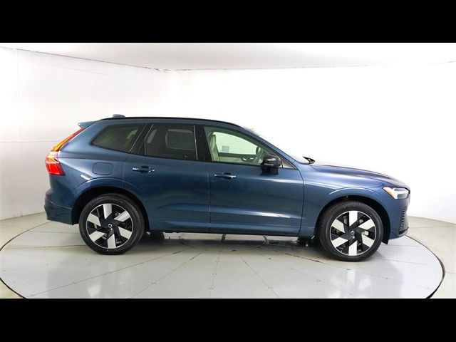 2025 Volvo XC60 Plug-In Hybrid Plus