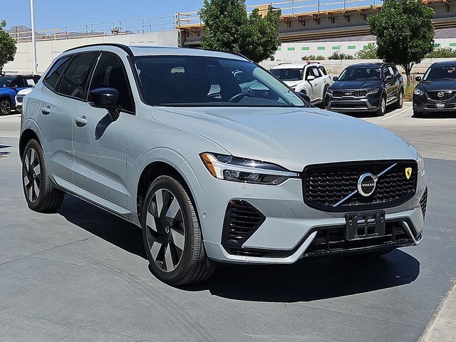 2025 Volvo XC60 Plug-In Hybrid Plus