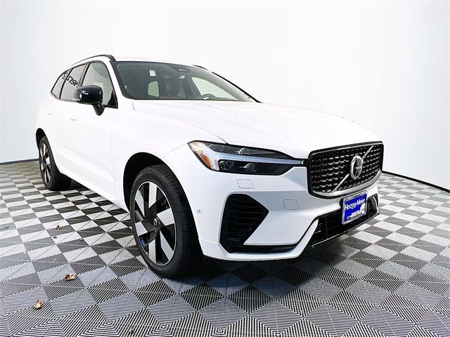 2025 Volvo XC60 Plug-In Hybrid Plus