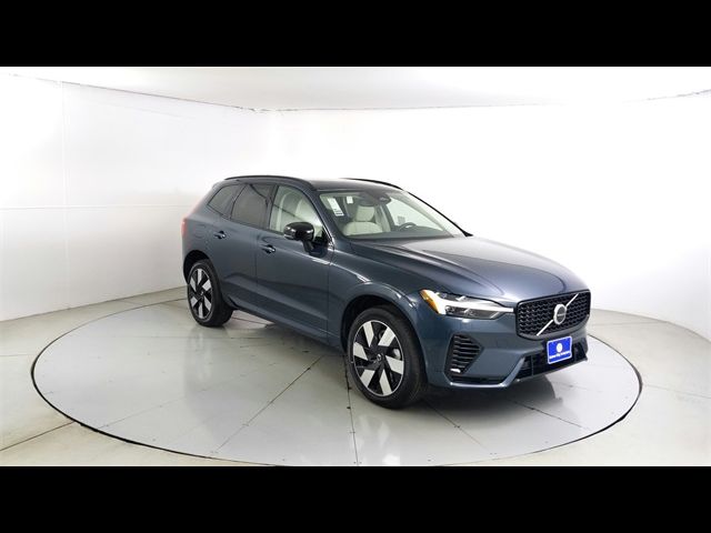 2025 Volvo XC60 Plug-In Hybrid Plus