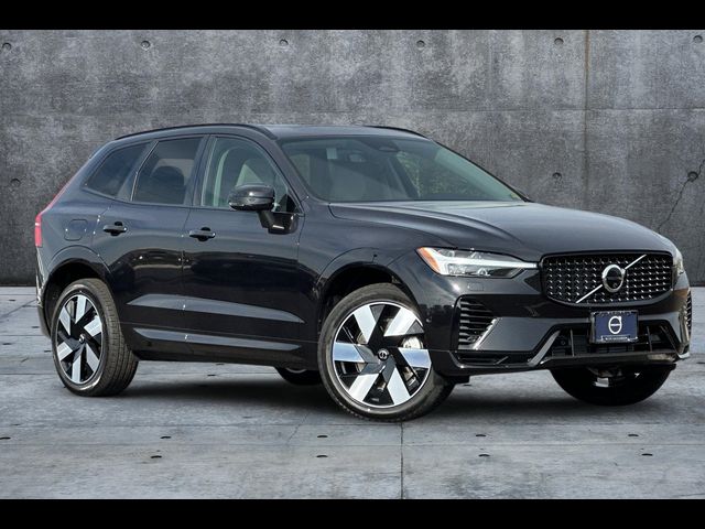 2025 Volvo XC60 Plug-In Hybrid Plus