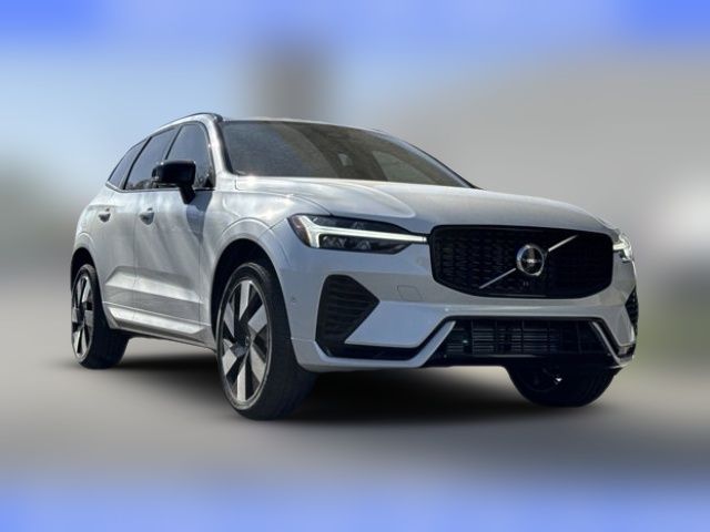 2025 Volvo XC60 Plug-In Hybrid Plus