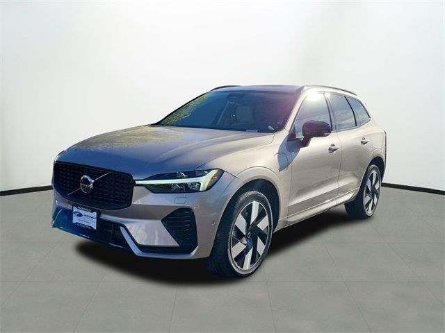 2025 Volvo XC60 Plug-In Hybrid Plus