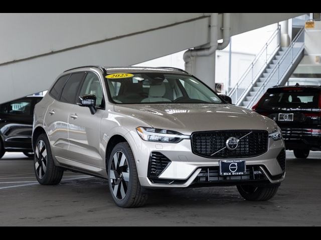 2025 Volvo XC60 Plug-In Hybrid Plus