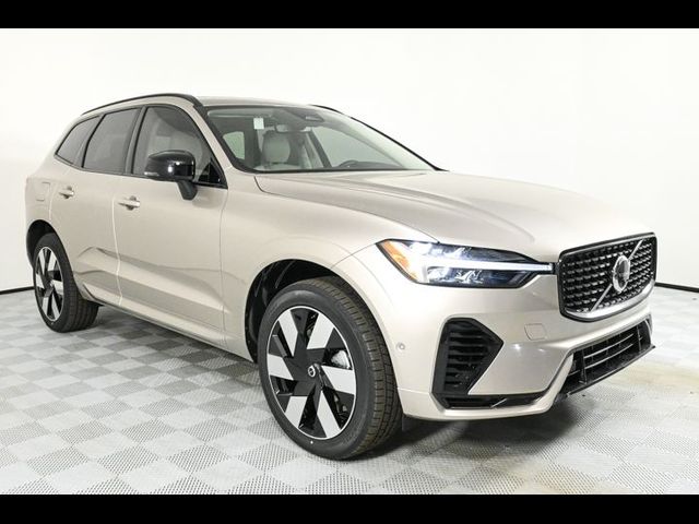 2025 Volvo XC60 Plug-In Hybrid Plus