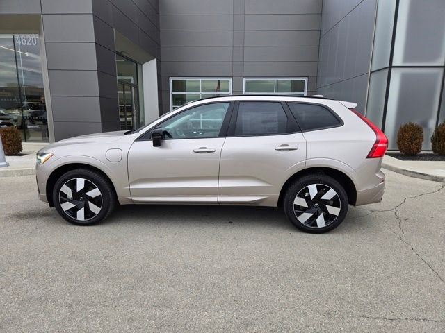 2025 Volvo XC60 Plug-In Hybrid Plus