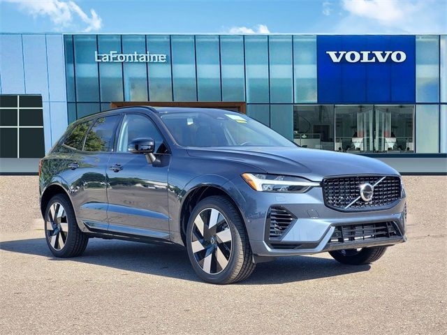 2025 Volvo XC60 Plug-In Hybrid Plus