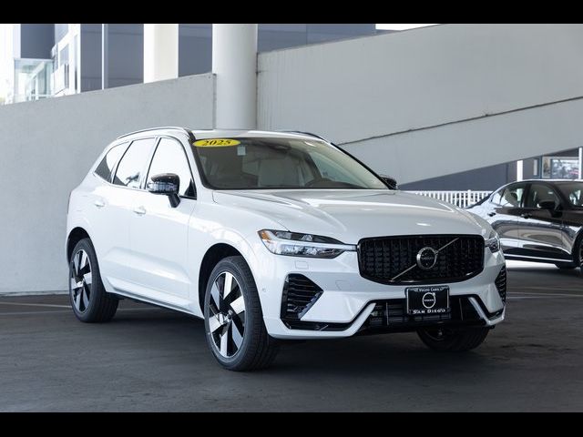 2025 Volvo XC60 Plug-In Hybrid Plus