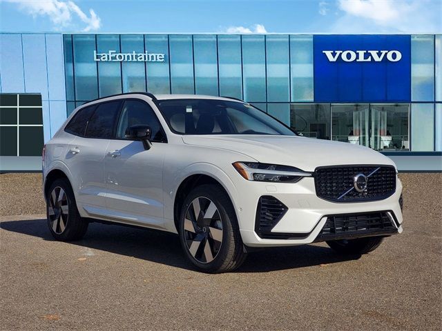 2025 Volvo XC60 Plug-In Hybrid Plus