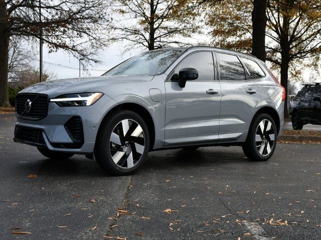 2025 Volvo XC60 Plug-In Hybrid Plus