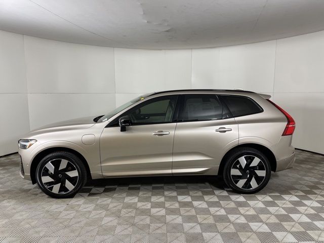 2025 Volvo XC60 Plug-In Hybrid Plus