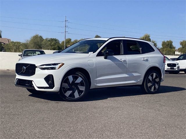 2025 Volvo XC60 Plug-In Hybrid Plus