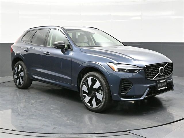 2025 Volvo XC60 Plug-In Hybrid Plus