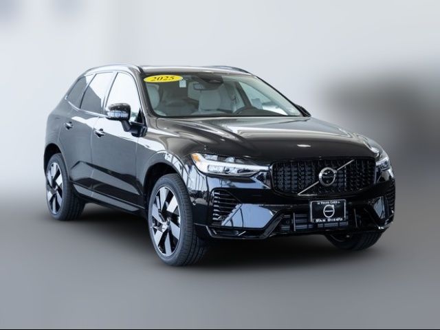 2025 Volvo XC60 Plug-In Hybrid Plus
