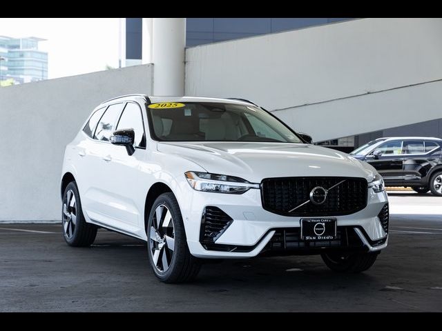 2025 Volvo XC60 Plug-In Hybrid Plus