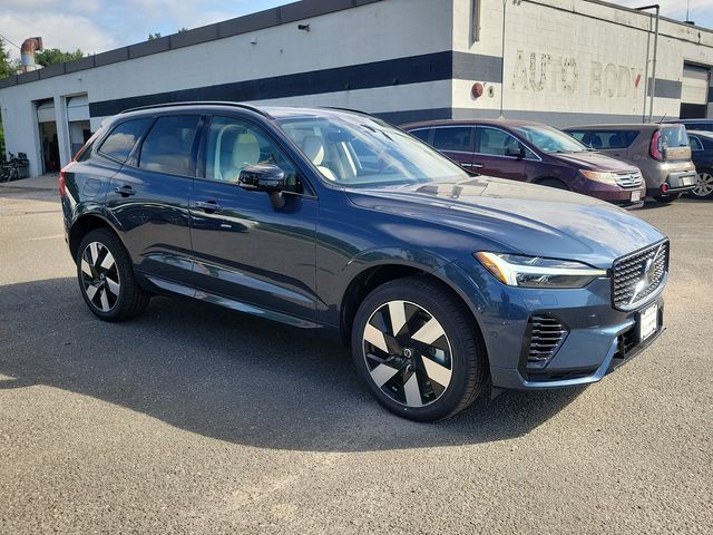 2025 Volvo XC60 Plug-In Hybrid Plus