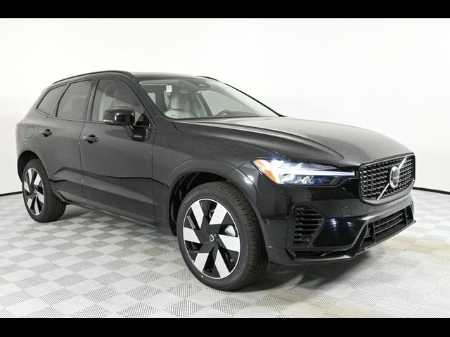 2025 Volvo XC60 Plug-In Hybrid Plus