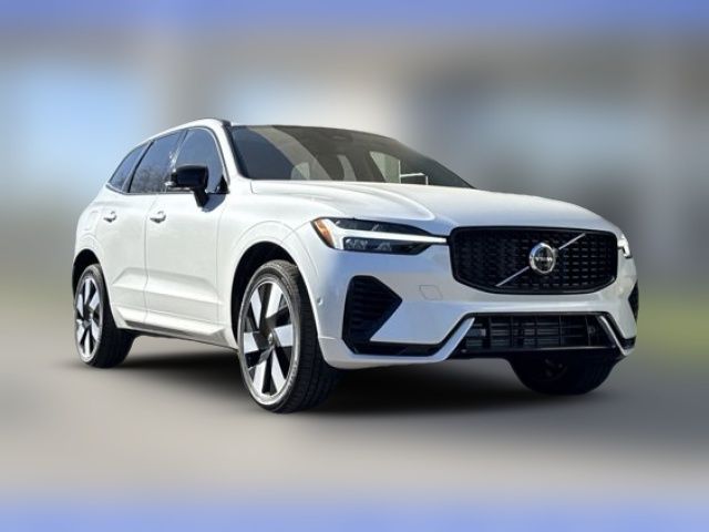 2025 Volvo XC60 Plug-In Hybrid Plus