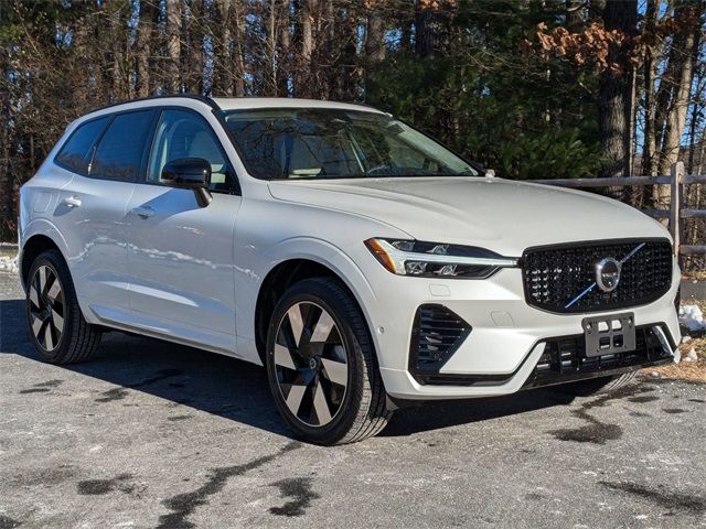 2025 Volvo XC60 Plug-In Hybrid Plus