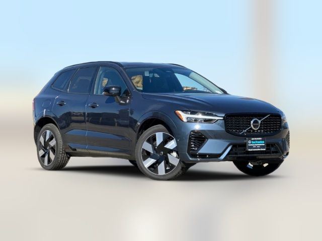 2025 Volvo XC60 Plug-In Hybrid Plus