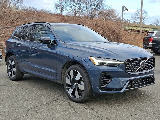 2025 Volvo XC60 Plug-In Hybrid Plus