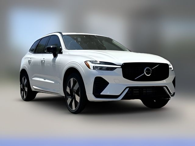 2025 Volvo XC60 Plug-In Hybrid Plus