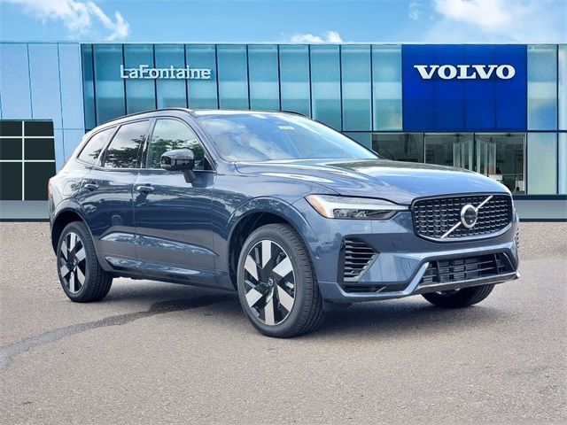 2025 Volvo XC60 Plug-In Hybrid Plus