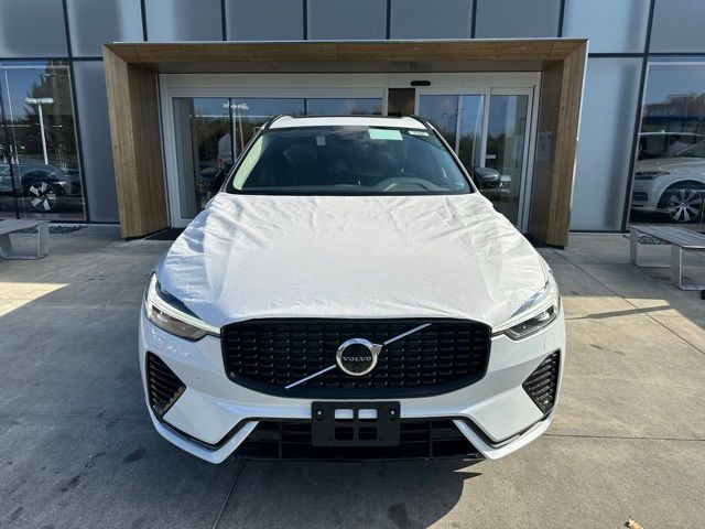 2025 Volvo XC60 Plug-In Hybrid Plus