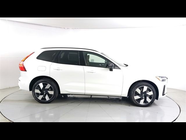 2025 Volvo XC60 Plug-In Hybrid Plus