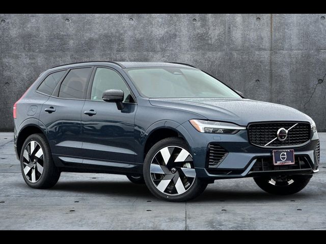 2025 Volvo XC60 Plug-In Hybrid Plus