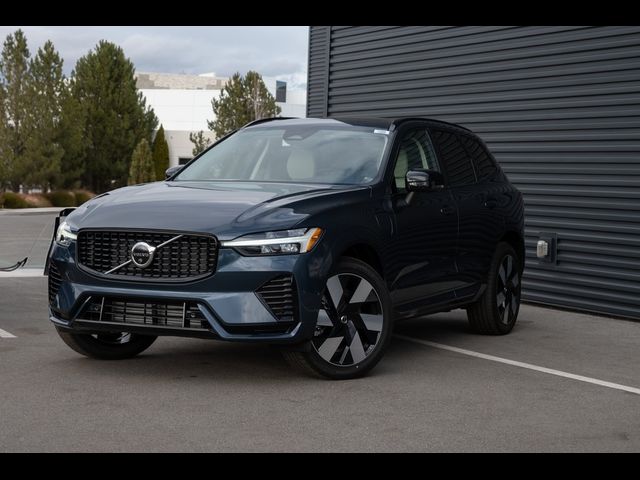 2025 Volvo XC60 Plug-In Hybrid Plus