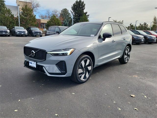 2025 Volvo XC60 Plug-In Hybrid Plus