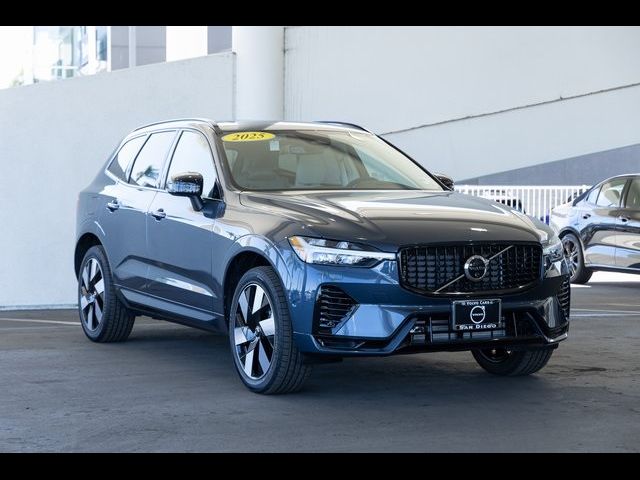 2025 Volvo XC60 Plug-In Hybrid Plus