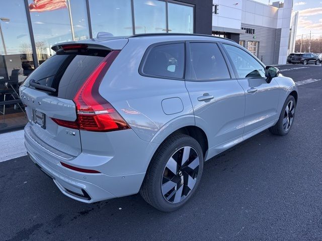 2025 Volvo XC60 Plug-In Hybrid Plus